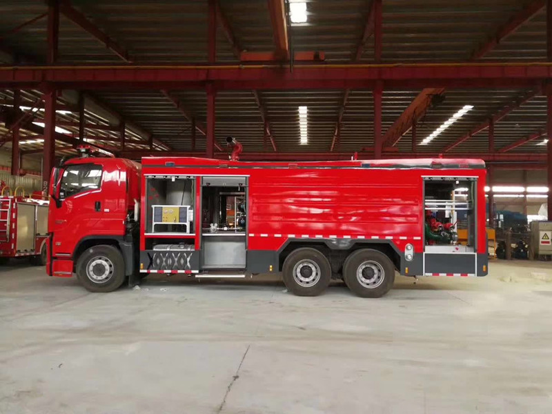 五十铃干粉泡沫联用消防车