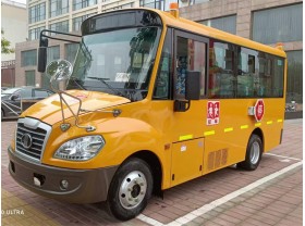32座中小学生校车