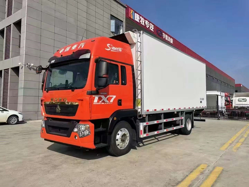 重汽疫苗运输车