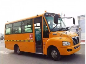 32座校车