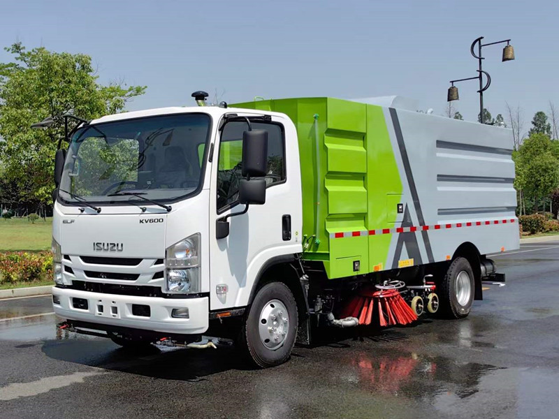 五十铃小型吸尘车