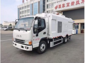 江淮小型吸尘车