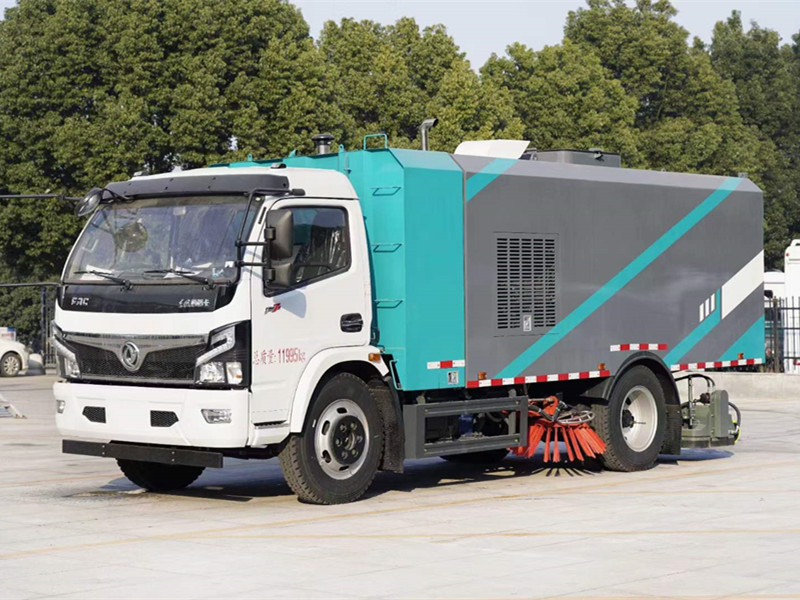 东风小型吸尘车