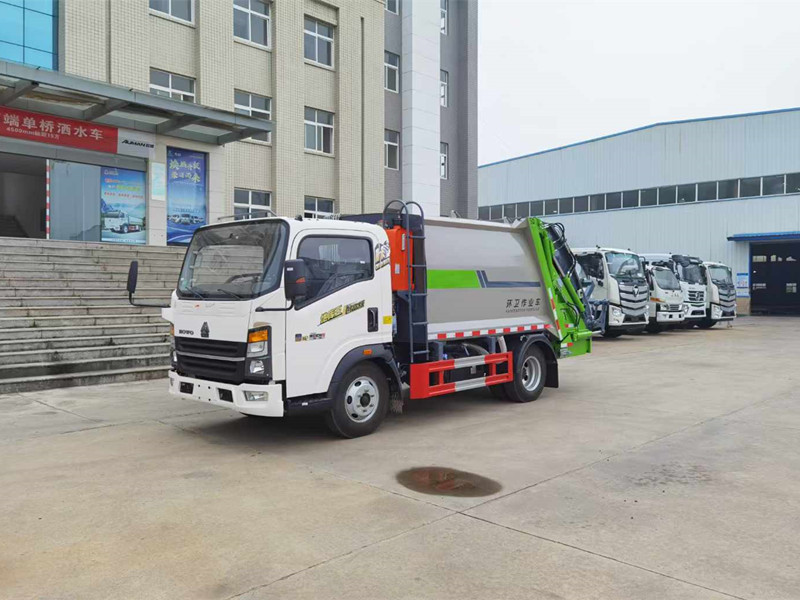 后装式压缩式垃圾车