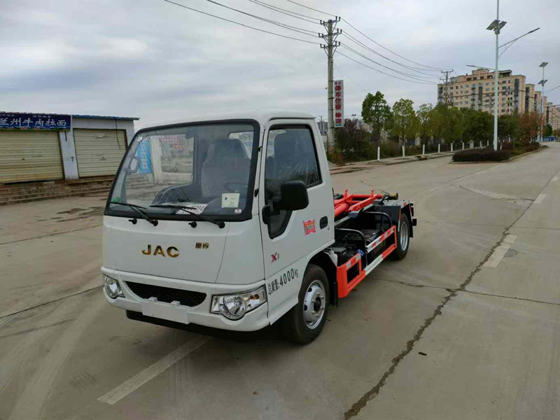 江淮勾臂式垃圾车