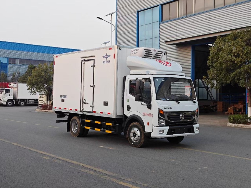 国六冷藏车