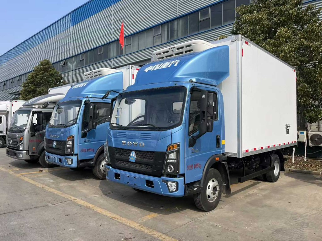 重汽豪沃小型冷藏车