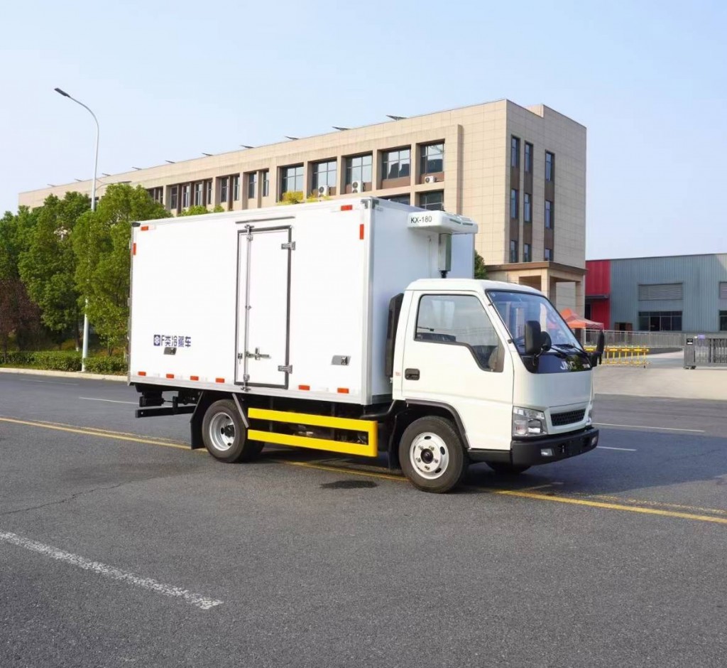 五十铃小型冷藏车