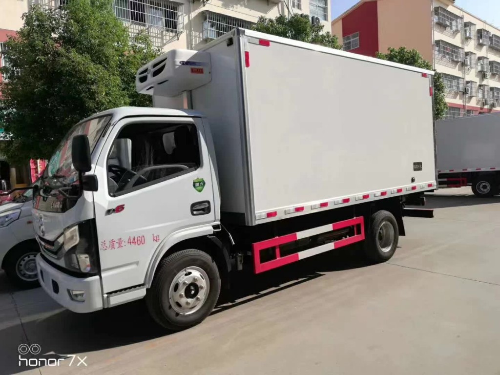 东风多利卡小型冷藏车