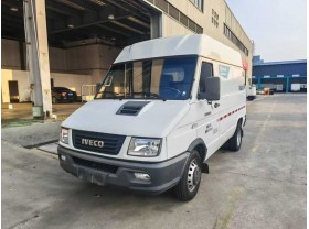 依维柯面包冷藏车