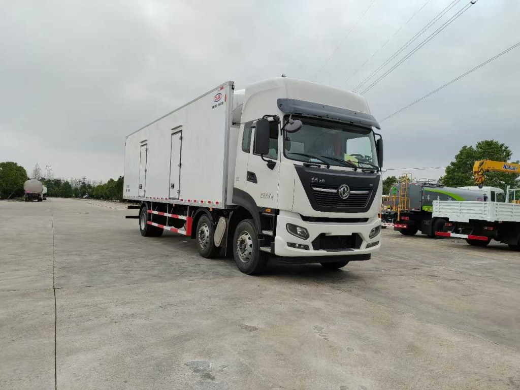 8.6米程力冷藏车