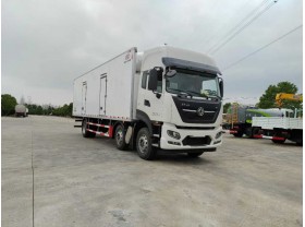 8.6米程力冷藏车