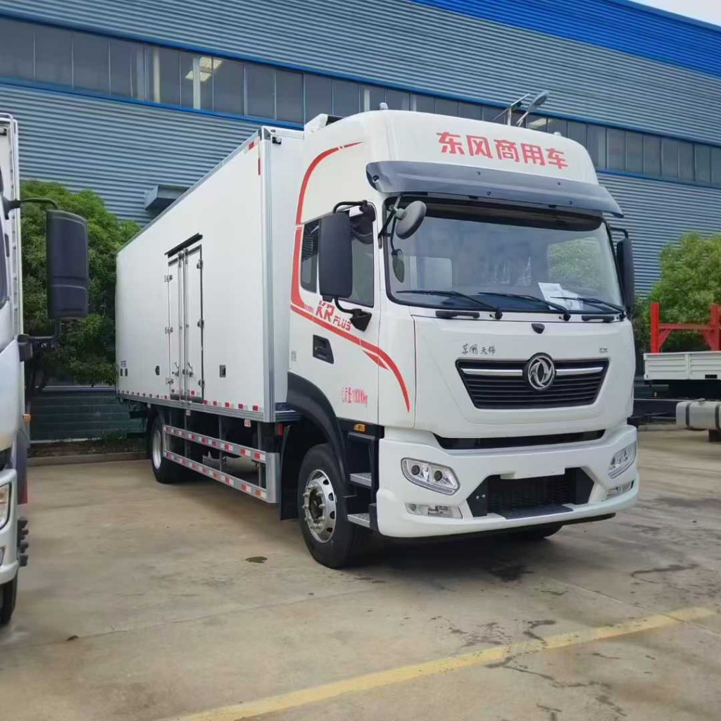 7.8米程力冷藏车