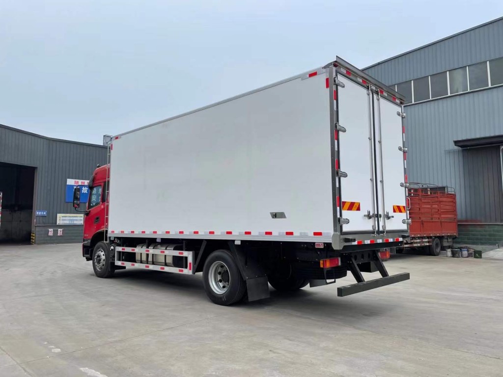 6.1米程力冷藏车