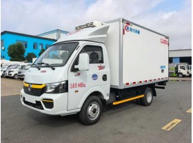 东风途逸3.5米冷藏车
