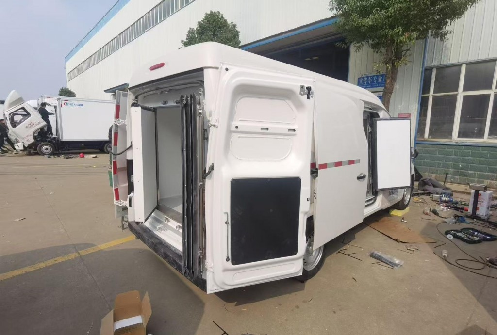 程力小型冷藏车