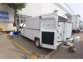 程力小型面包冷藏车