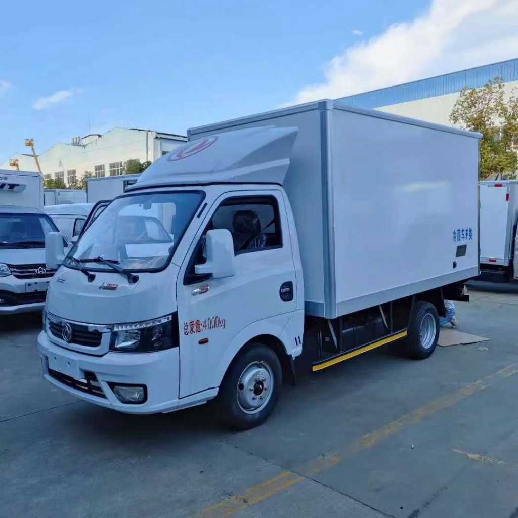 东风途逸小型冷藏车