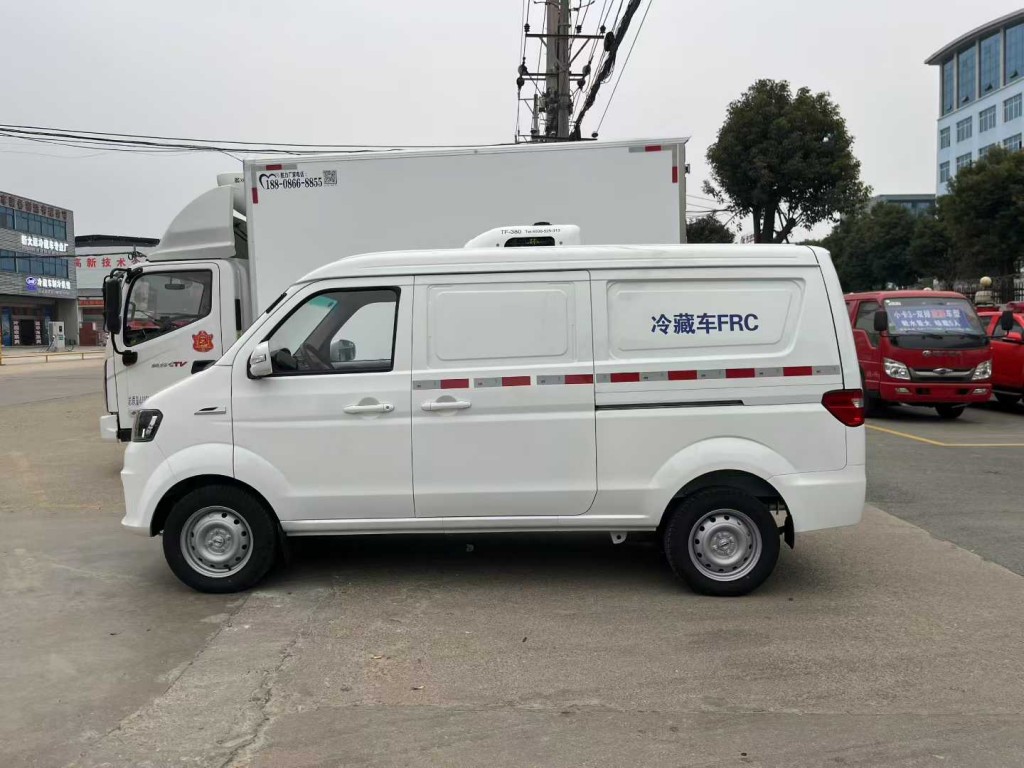 金杯厢式小型冷藏车