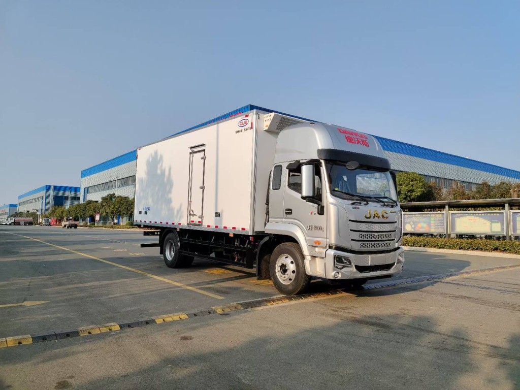 江淮6.8米冷藏车