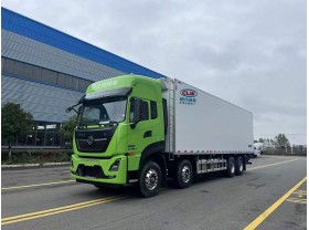 东风天龙前四后八9.6米冷藏车