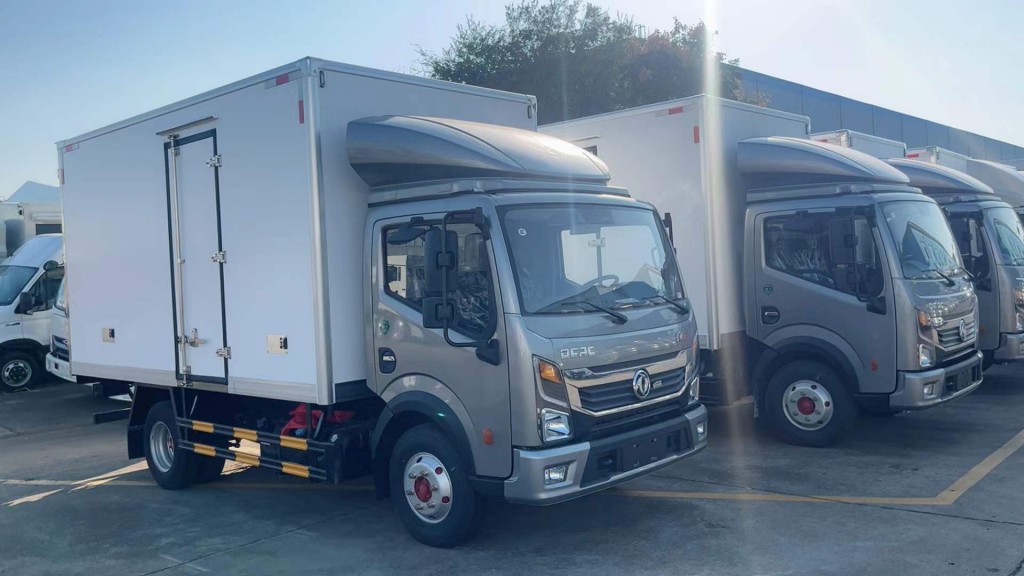 东风凯普特4.2米冷藏车