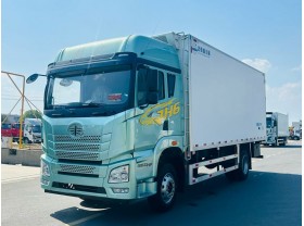 解放7.6米冷藏车