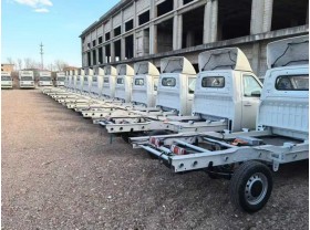 福田小型厢式冷藏车