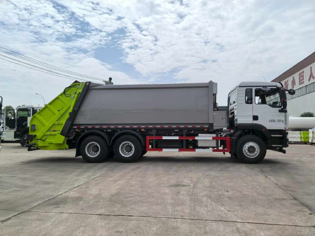 东风T702 16方压缩式垃圾车