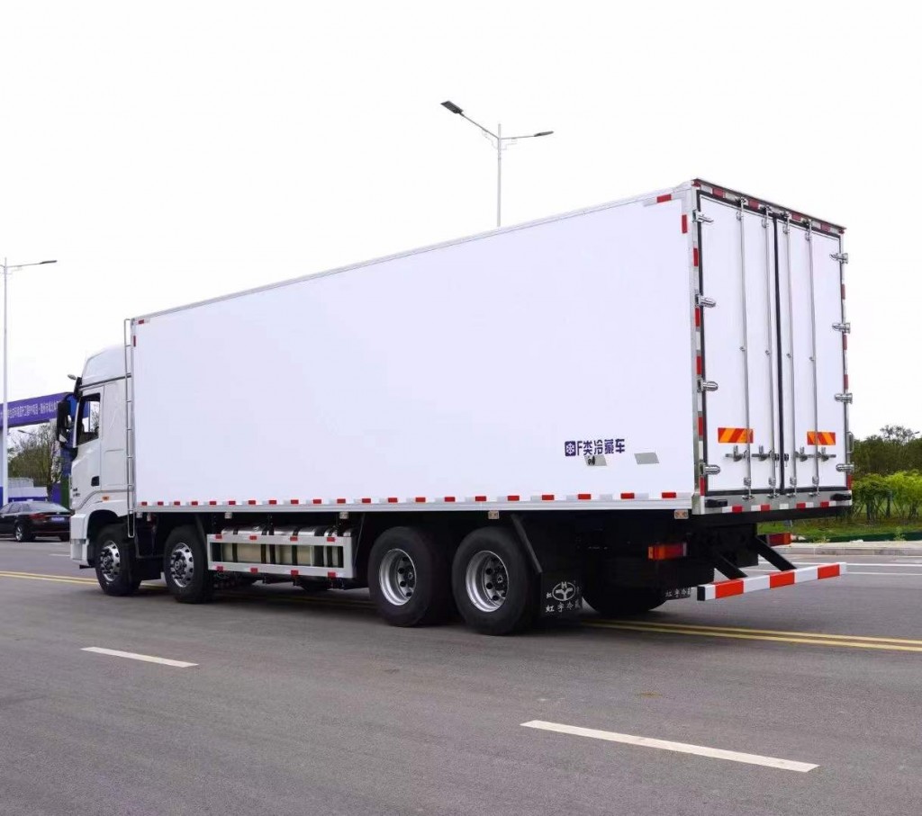 东风天龙冷藏车