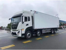 天龙9米6冷藏车