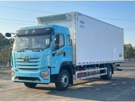 解放7米6冷藏车