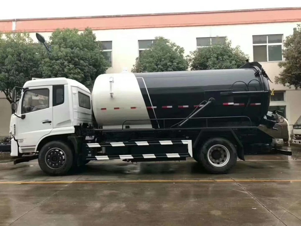 东风D912方吸污车