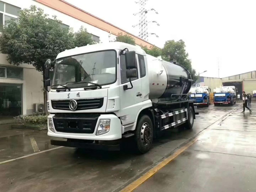 东风D912方吸污车