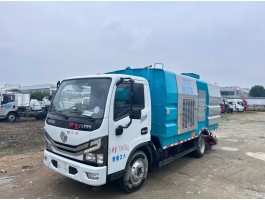 “东风多利卡吸尘车”