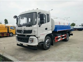 “东风D912吨洒水车”