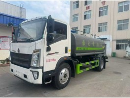 “小型消防洒水车”