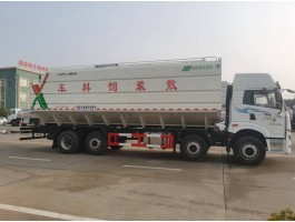 “解放前四后八散装饲料运输车”