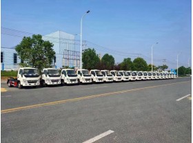 福田欧曼16方勾臂式垃圾车