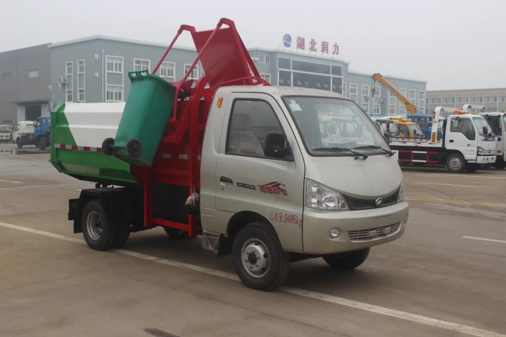 东风小康挂桶式垃圾车