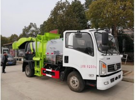东风神宇4方密封式垃圾车