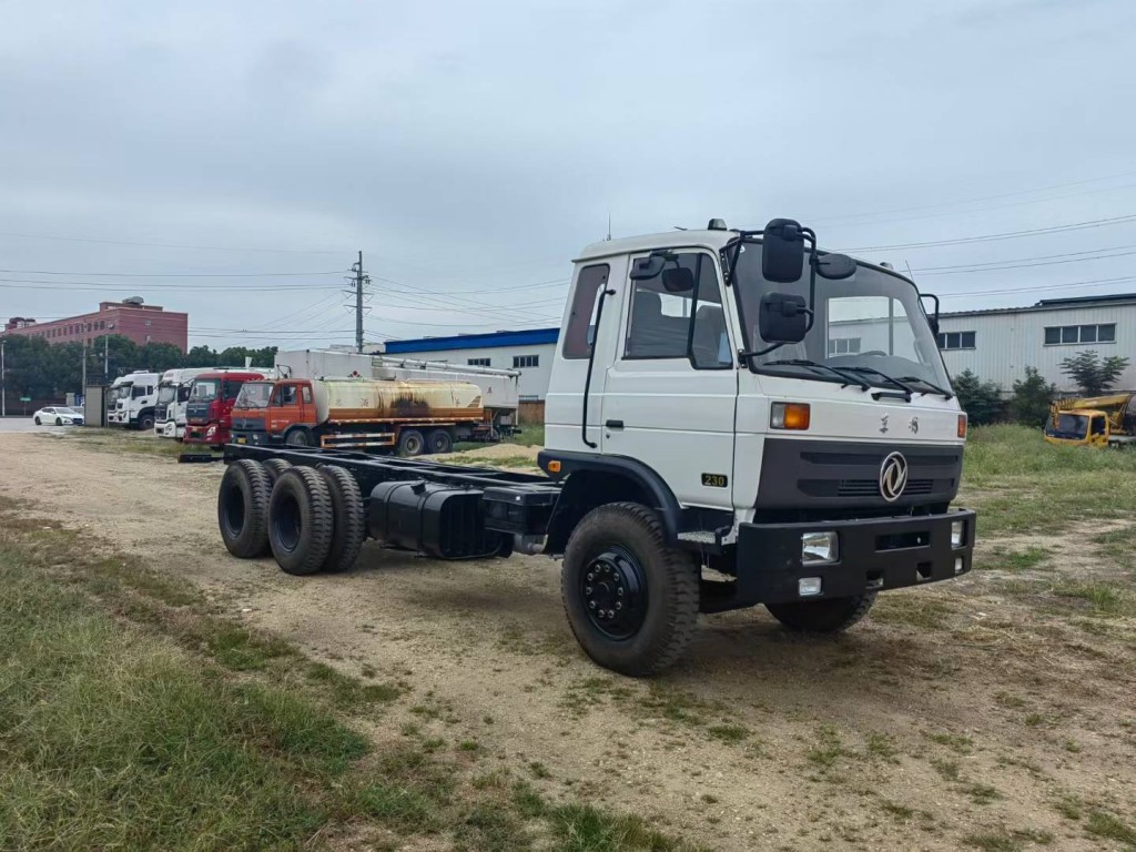 东风153 14方对接式垃圾车