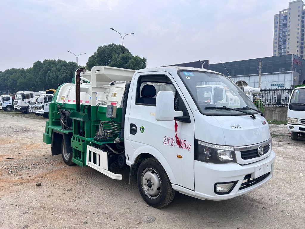 东风4方挂桶式垃圾车