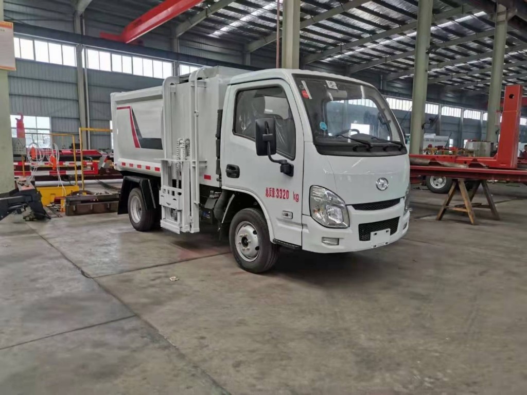 跃进3方挂桶式垃圾车