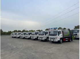 小型环卫垃圾车