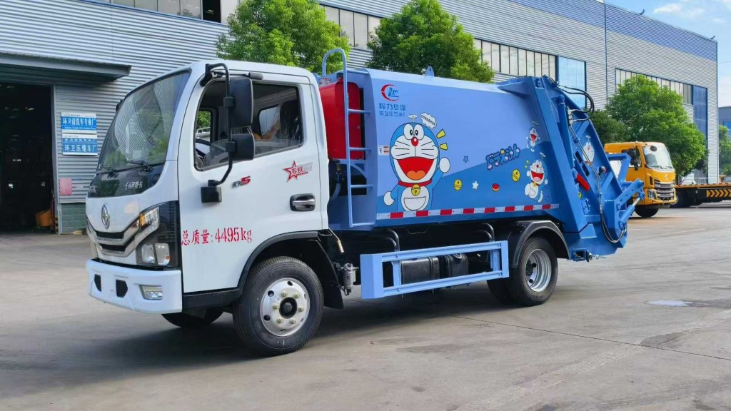 东风5方环卫垃圾车
