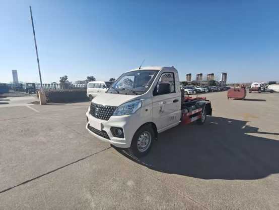 福田3方勾臂式垃圾车