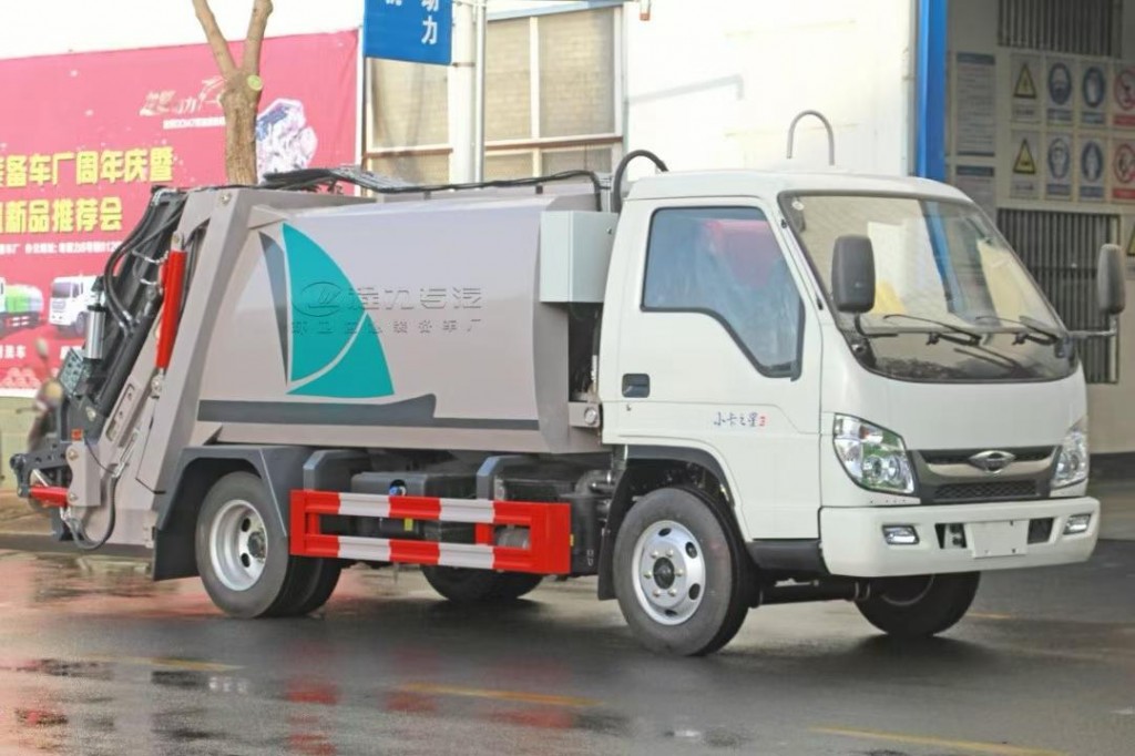 福田3方压缩式垃圾车