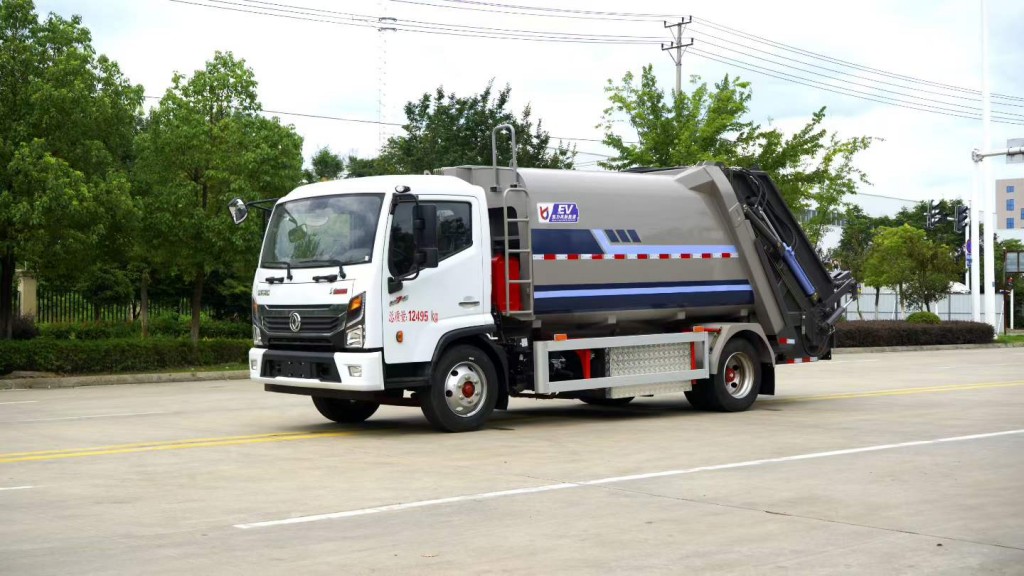 东风8方垃圾车