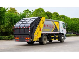 东风柳汽压缩式对接垃圾车